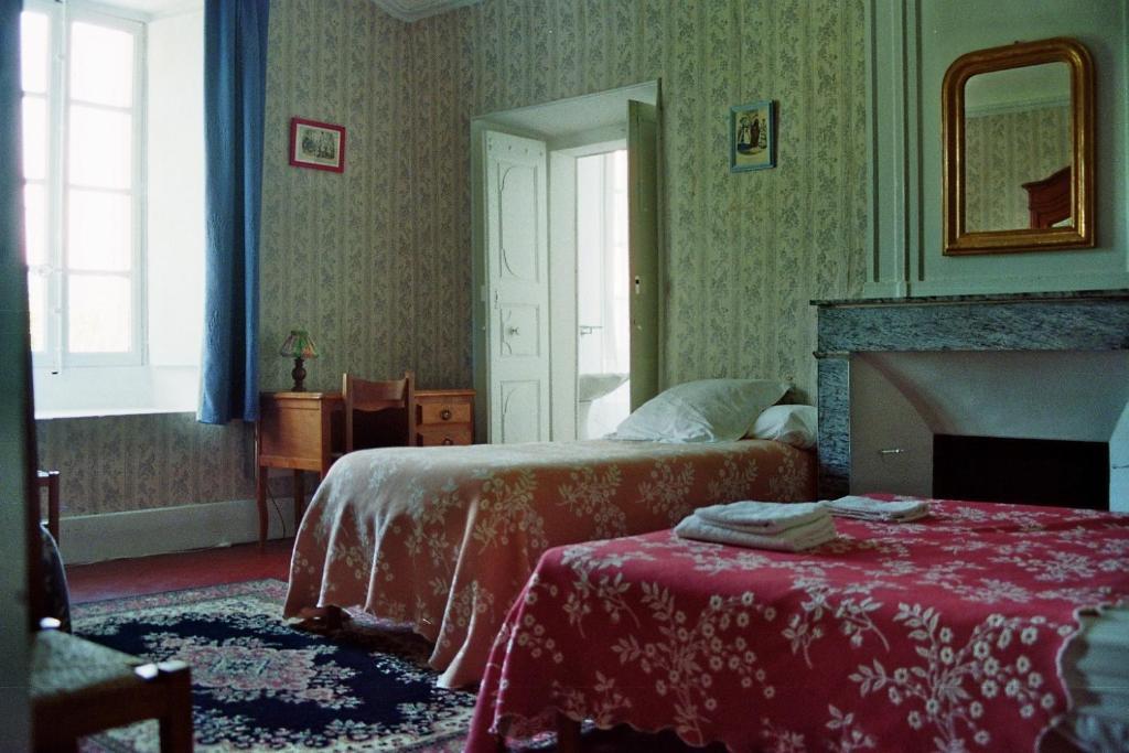 Hotel Du Chateau De Cabrieres Saint-Jean-du-Gard Zimmer foto
